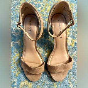 Faux suede bloc heal size 10W